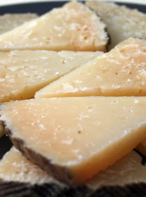 Old Spanish Manchego Sheep Cheese - Aged 10 months - Image 2