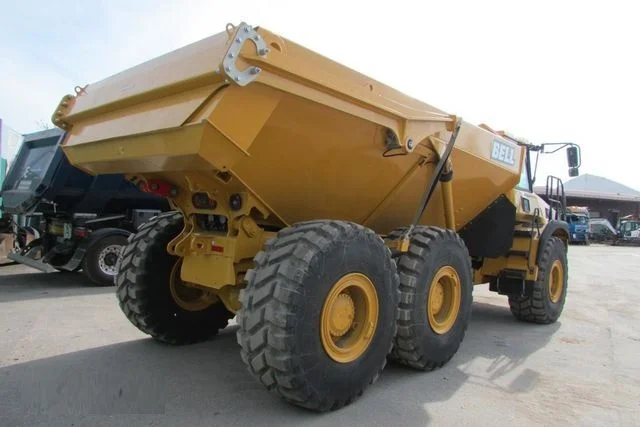 New Bell ADT B30E 6x6 autom. Heckklappe articulated dump truck - Image 3
